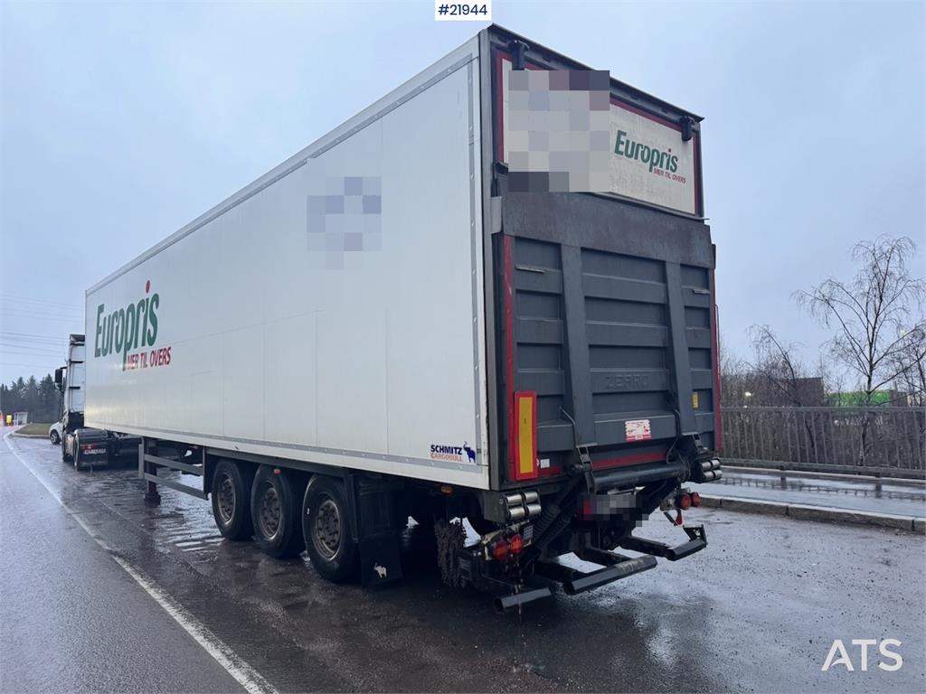 Schmitz Cabinet semi w/ Lifting element.