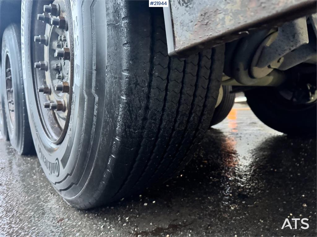 Schmitz Cabinet semi w/ Lifting element.