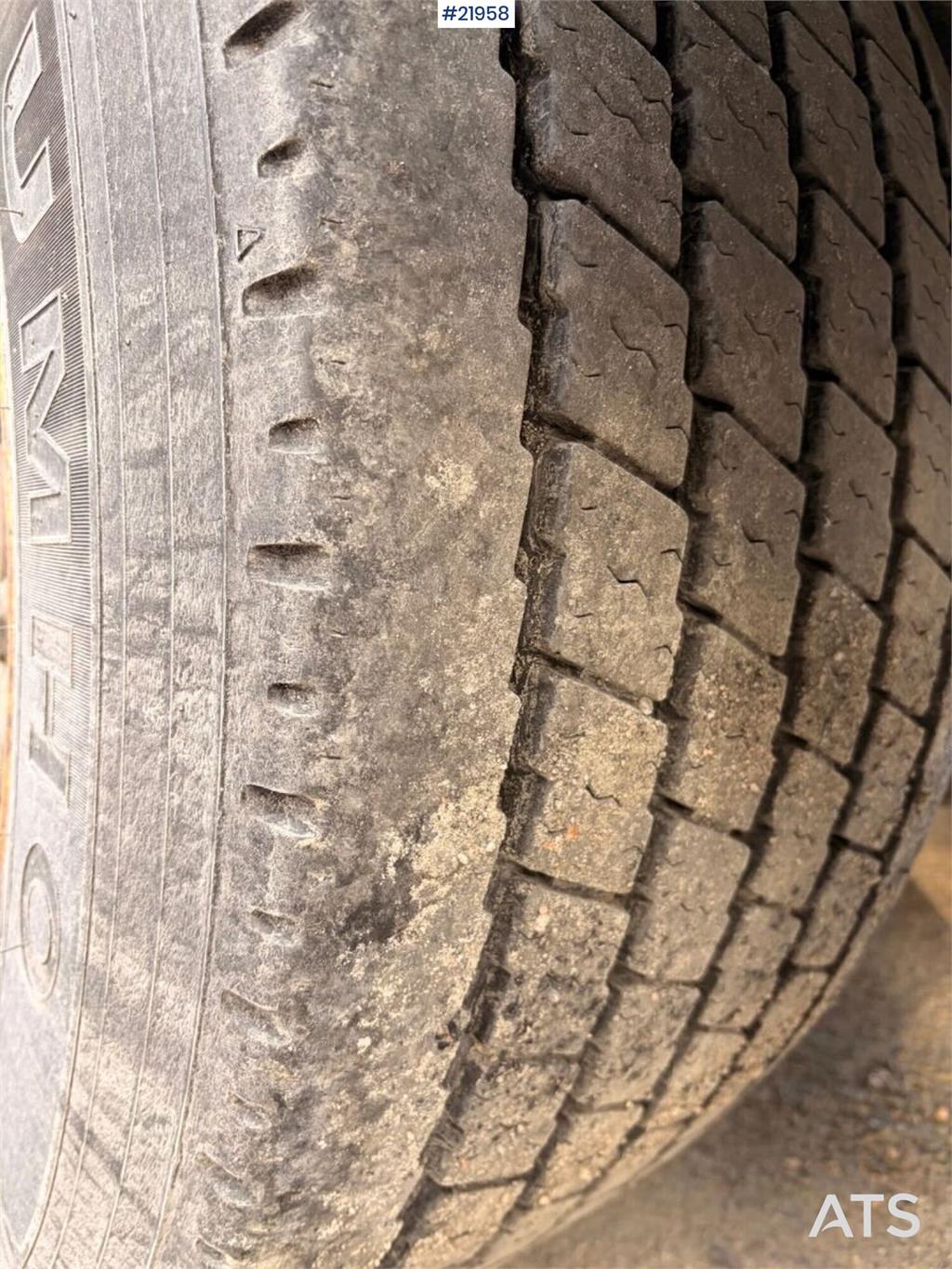 Tyllis L3 3-axle flatbed semi-trailer with side boards Re