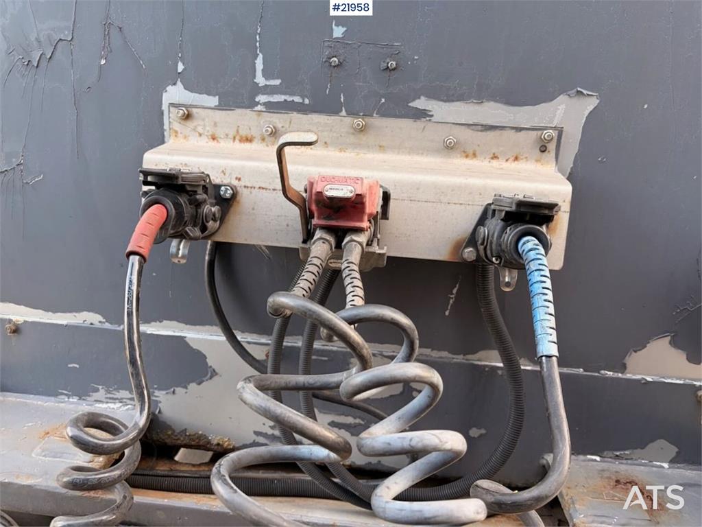 Tyllis L3 3-axle flatbed semi-trailer with side boards Re