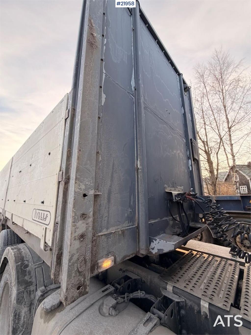 Tyllis L3 3-axle flatbed semi-trailer with side boards Re