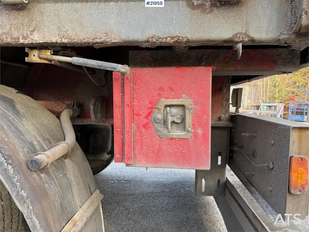 Tyllis L3 3-axle flatbed semi-trailer with side boards Re