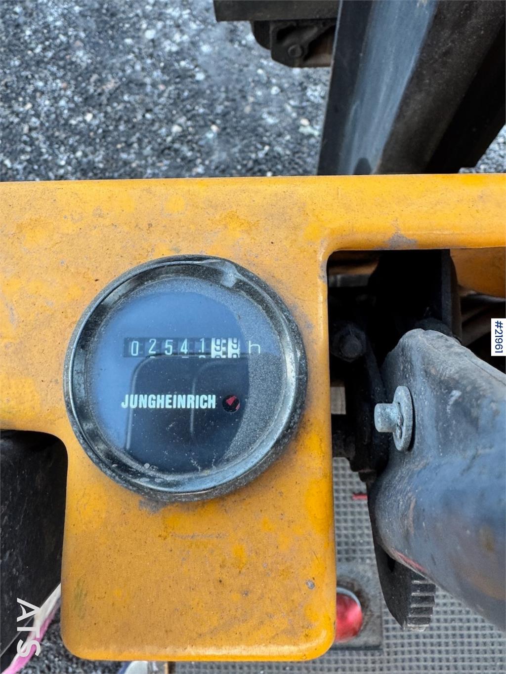 Jungheinrich EFG D1.0 Electric Forklift w/ Charger