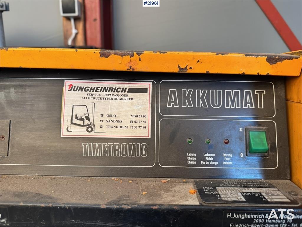 Jungheinrich EFG D1.0 Electric Forklift w/ Charger