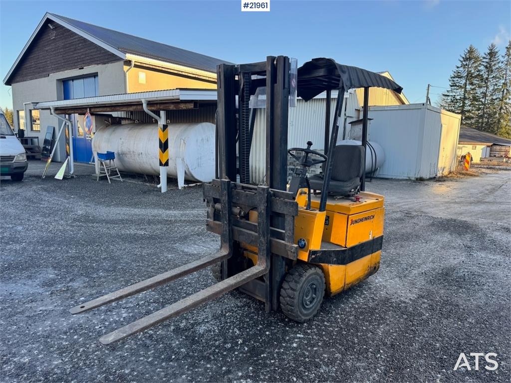 Jungheinrich EFG D1.0 Electric Forklift w/ Charger