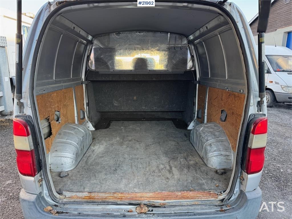 Toyota Hiace 4WD. Lots of rust. 6 seats!