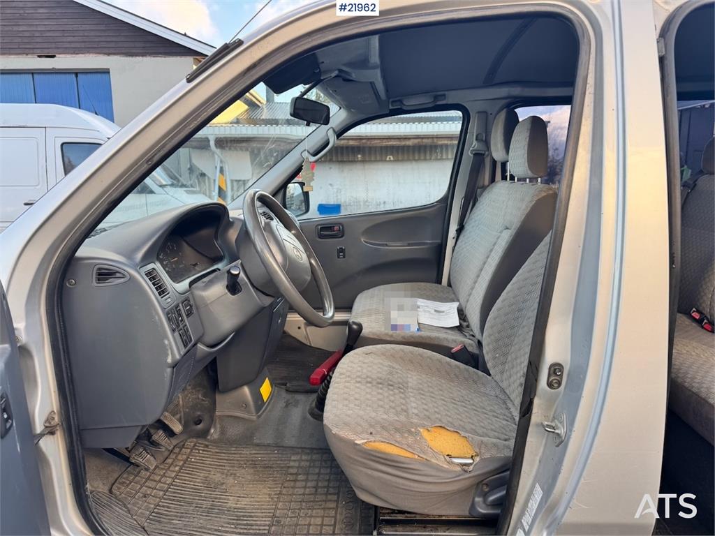 Toyota Hiace 4WD. Lots of rust. 6 seats!