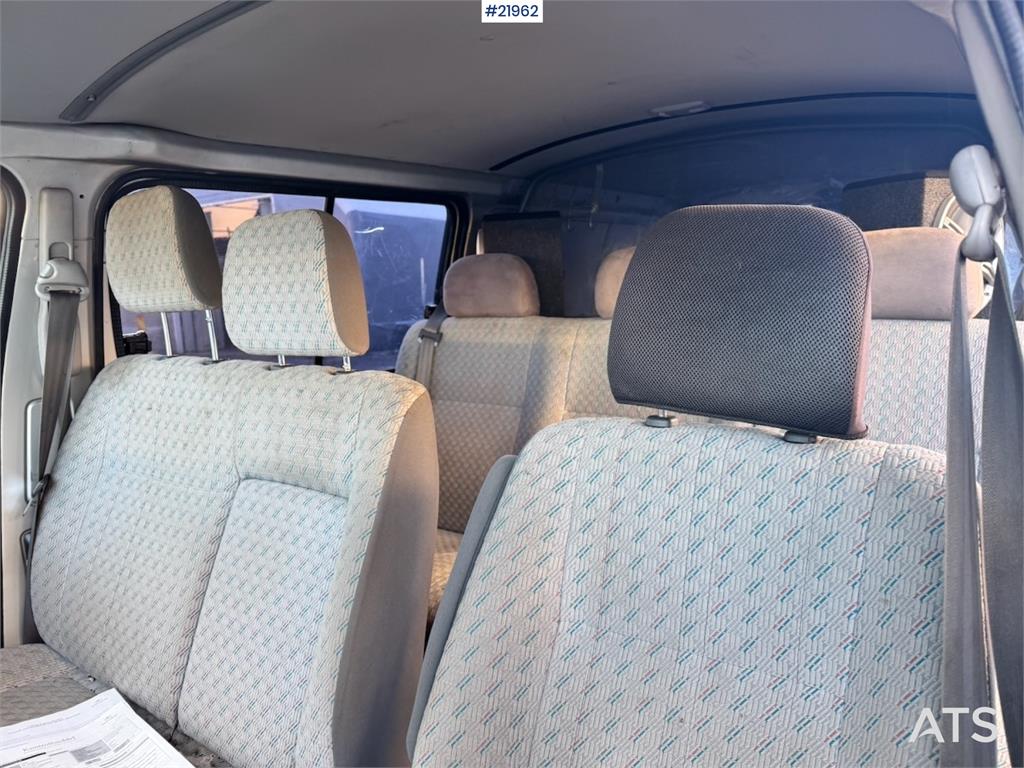 Toyota Hiace 4WD. Lots of rust. 6 seats!