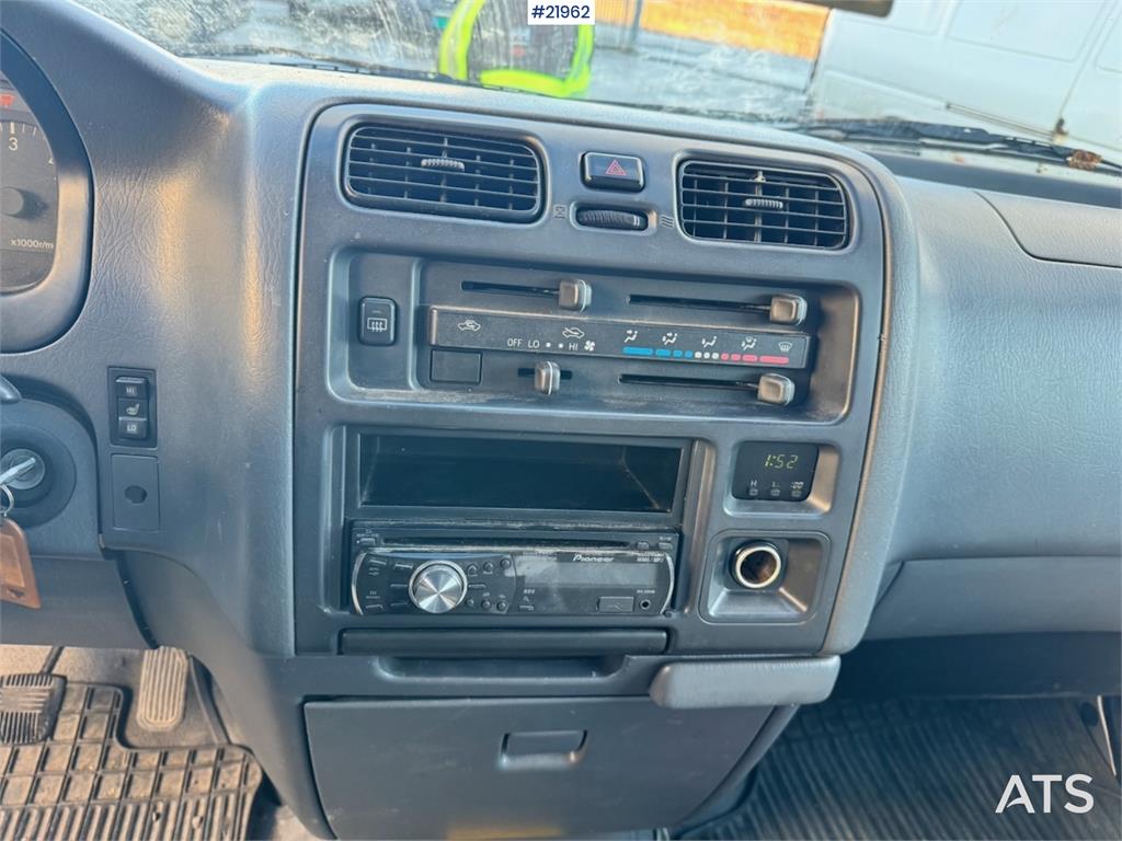 Toyota Hiace 4WD. Lots of rust. 6 seats!