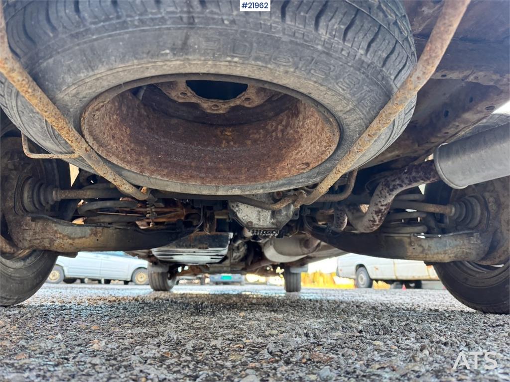 Toyota Hiace 4WD. Lots of rust. 6 seats!