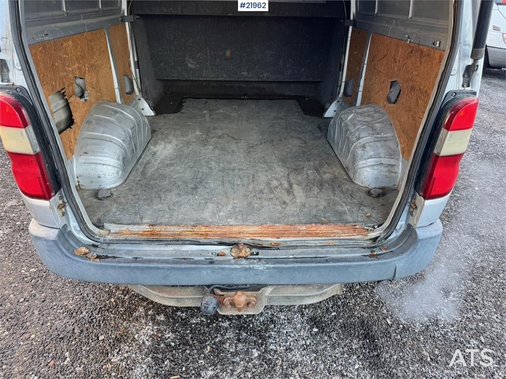 Toyota Hiace 4WD. Lots of rust. 6 seats!