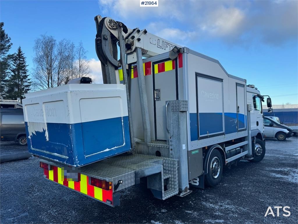 MAN TGM 15.250 Lift truck w/ 18 m Working height. 132,