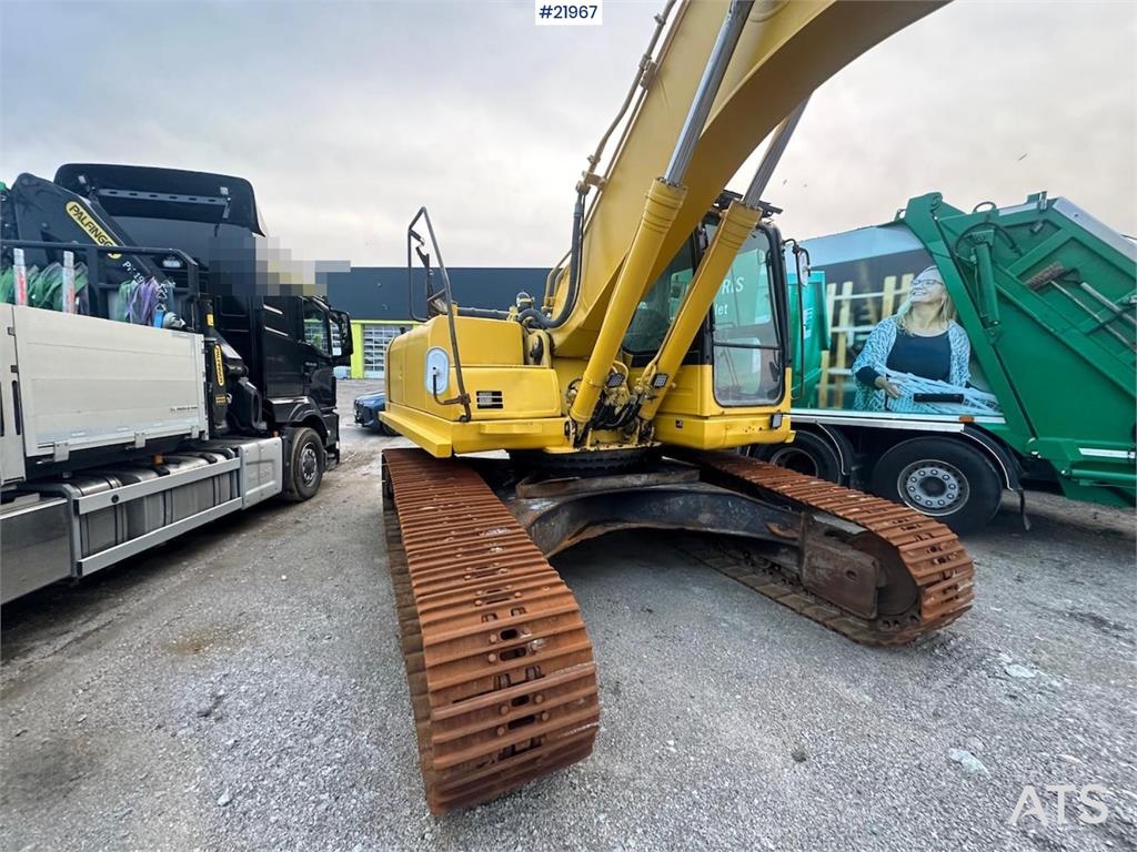 Komatsu PC240LC-8 Crawler Excavator w/ Digger Bucket.