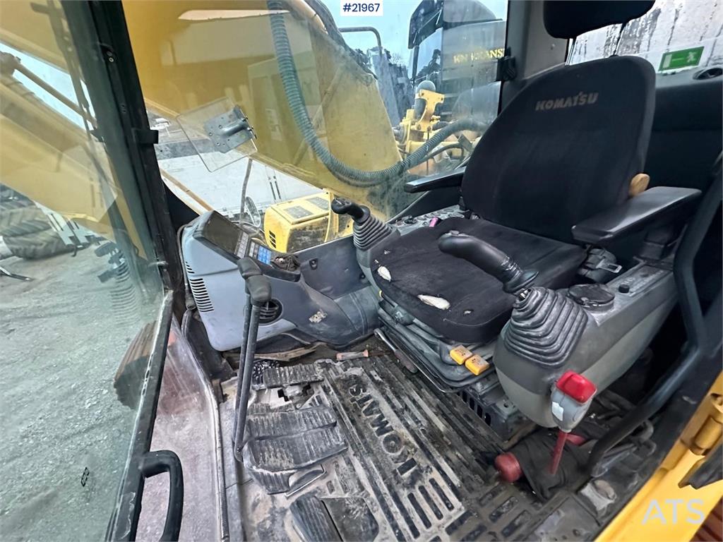 Komatsu PC240LC-8 Crawler Excavator w/ Digger Bucket.