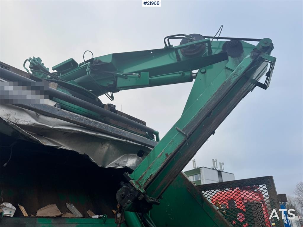 Scania P340 6x2 Refuse truck w/ Crane.