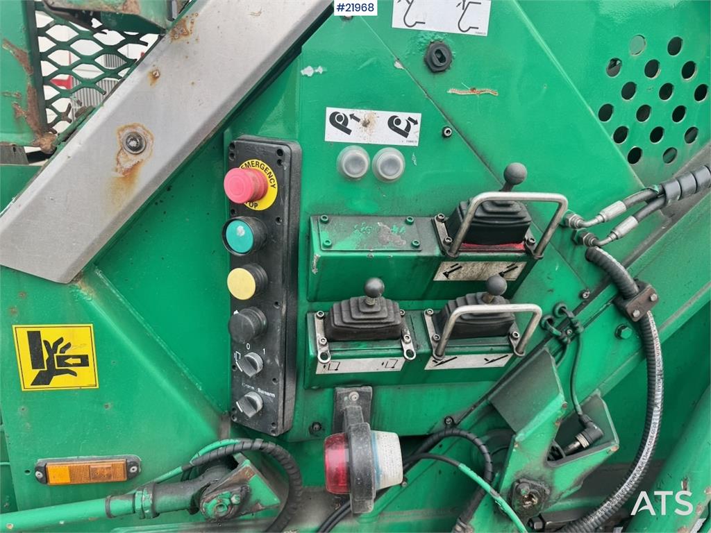 Scania P340 6x2 Refuse truck w/ Crane.