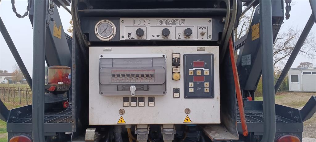 2021 بوماج BF 300 P-2-44971251