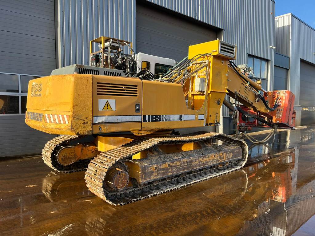 Liebherr R922 HDSL Wimmer Drill