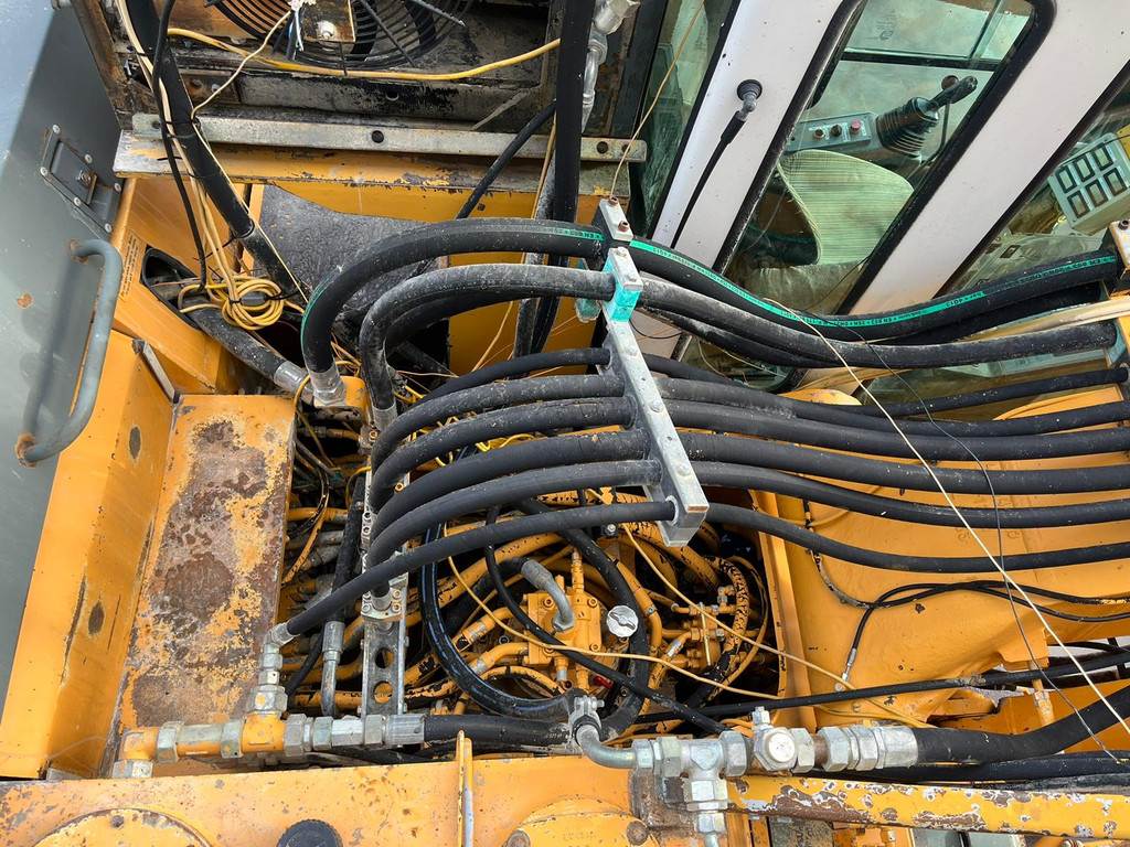 Liebherr R922 HDSL Wimmer Drill