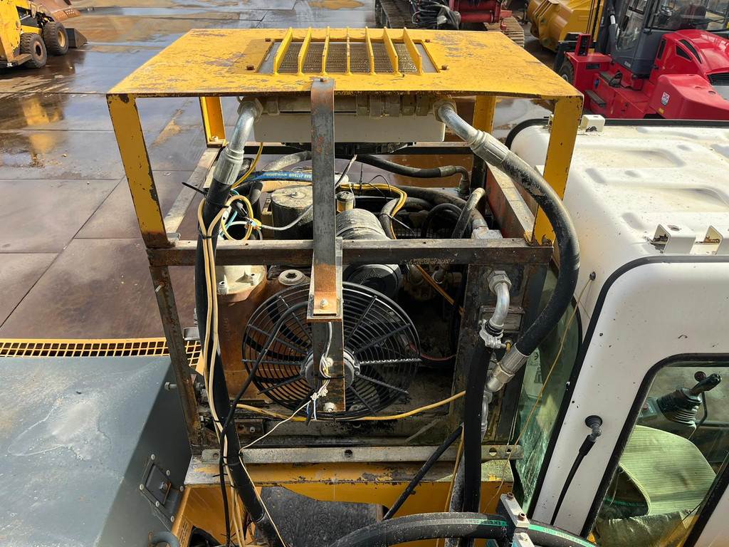 Liebherr R922 HDSL Wimmer Drill