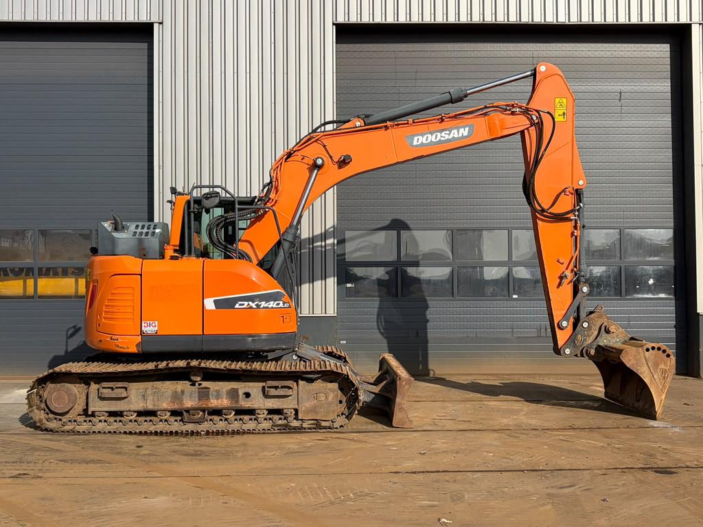 2020 دووسان DX140LCR-5-47499255