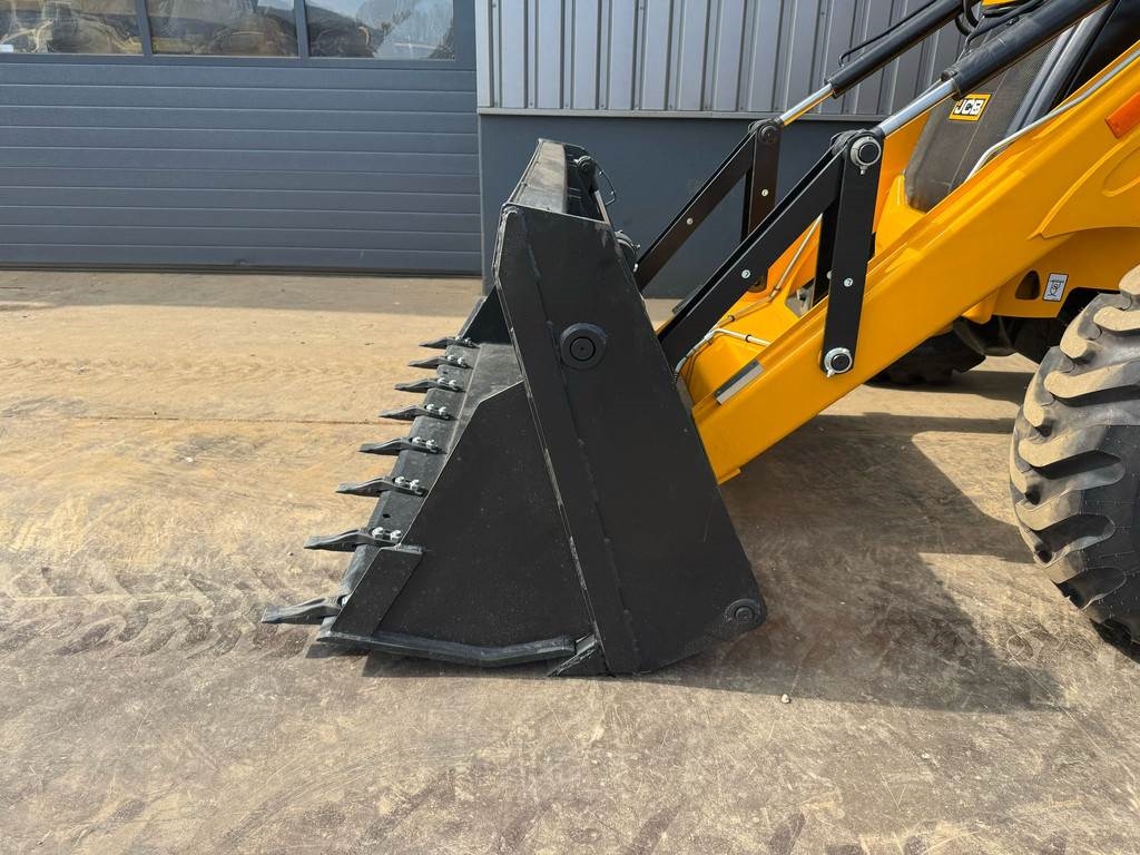 JCB 3DX 4x4 4-1 Bucket, Hammerlines, A/C