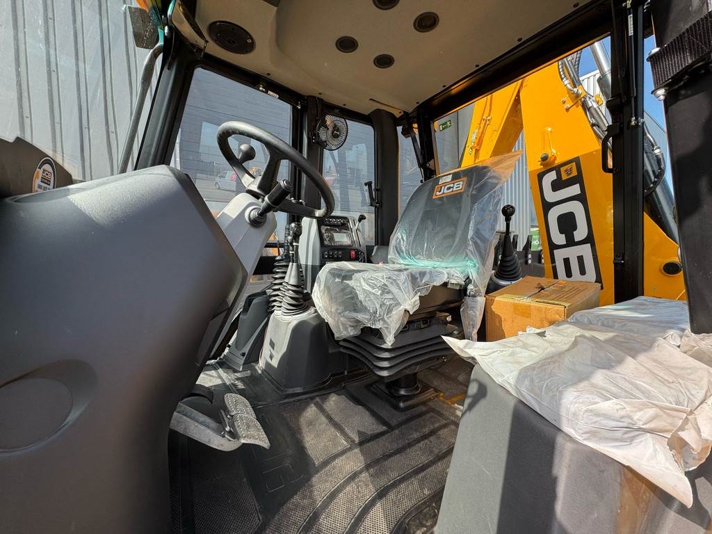JCB 3DX 4x4 4-1 Bucket, Hammerlines, A/C