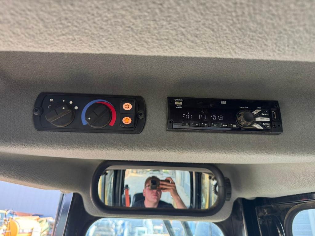 CAT D6T LGP