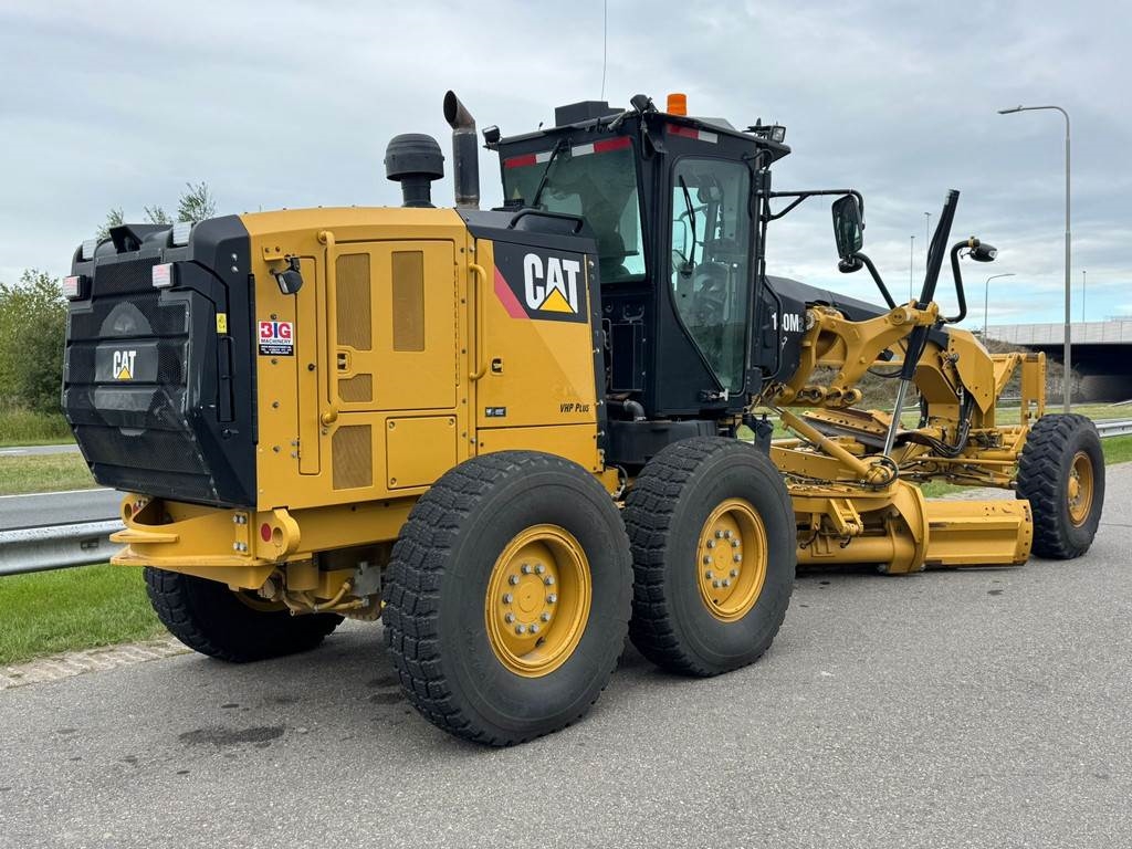 CAT 140M2