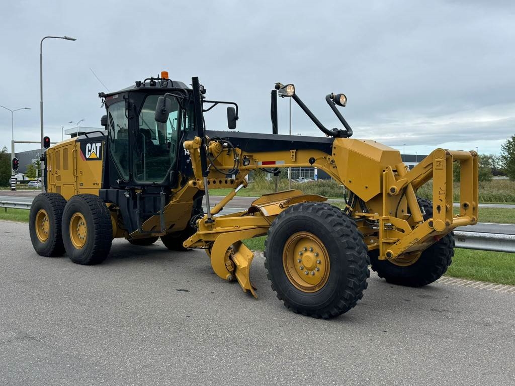 CAT 140M2