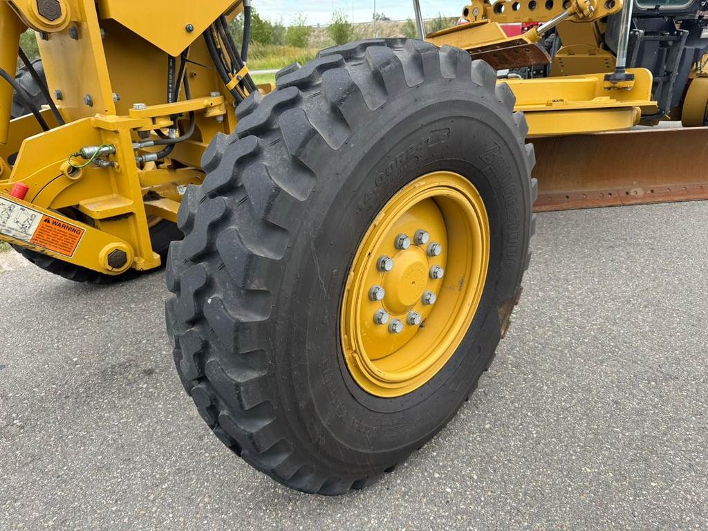 CAT 140M2