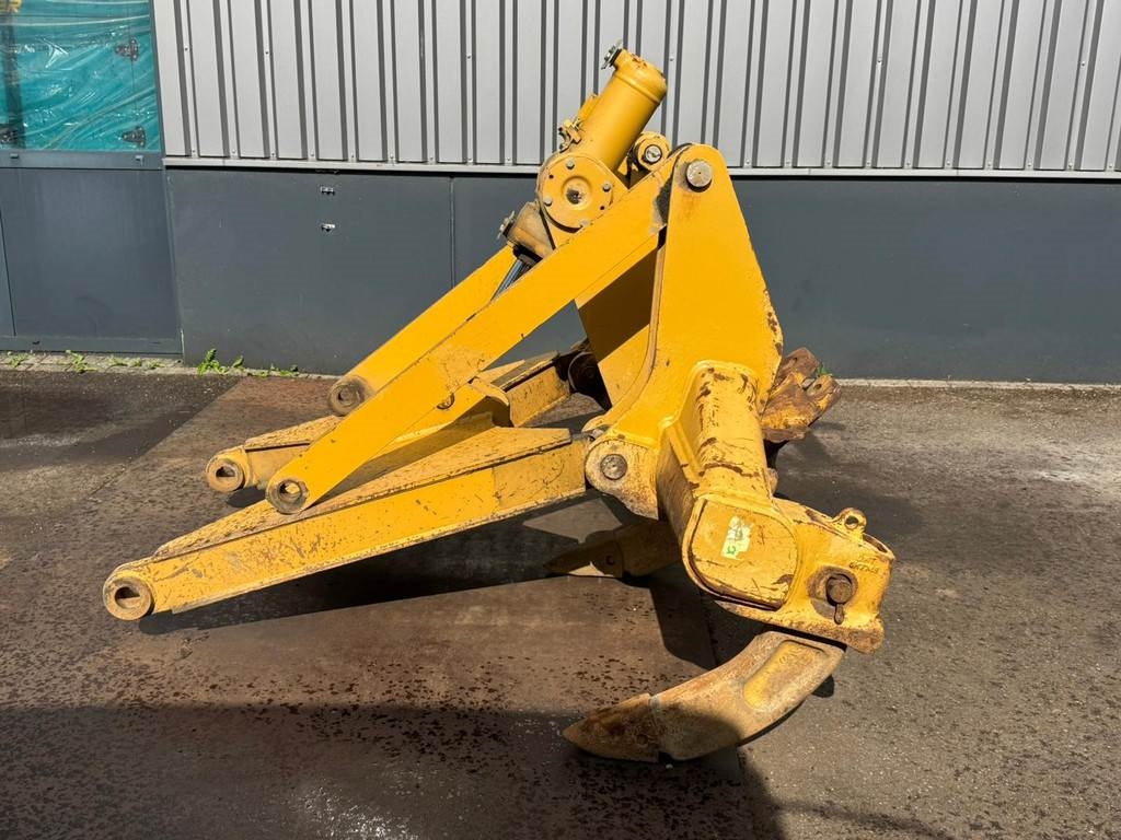 CAT D6R Ripper