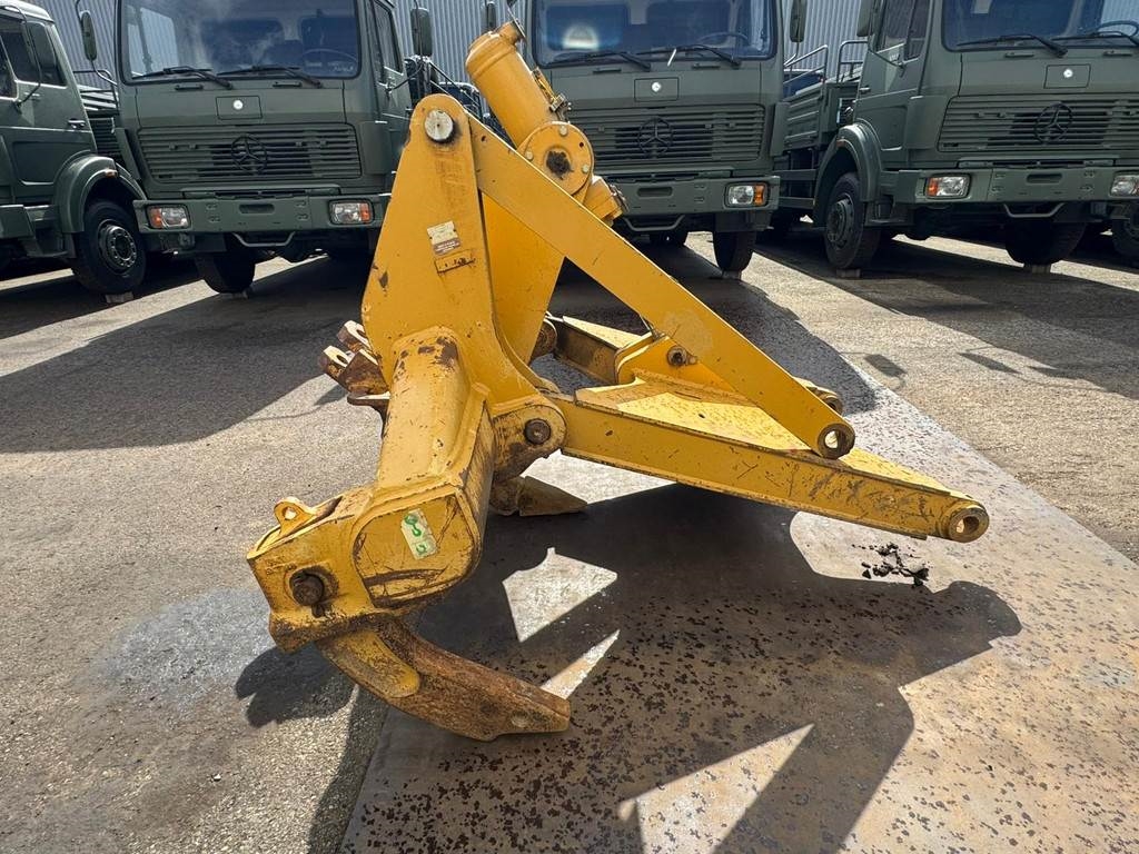 CAT D6R Ripper