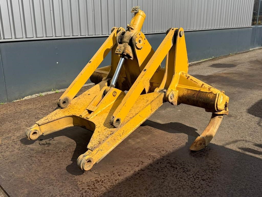 CAT D6R Ripper