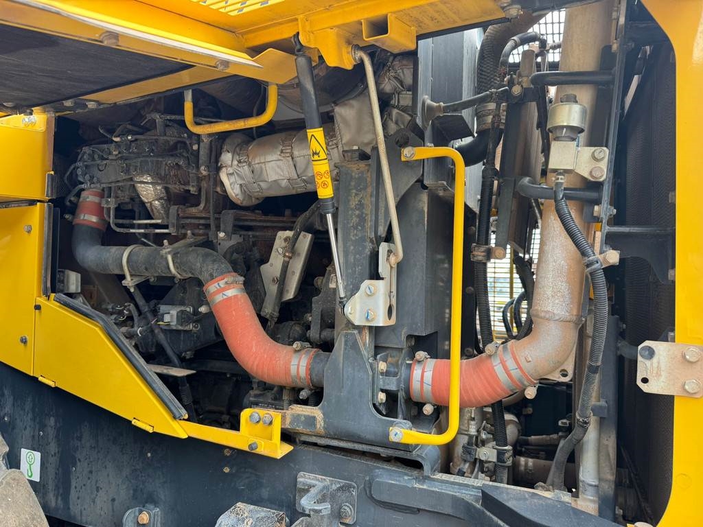 Komatsu WA470-8