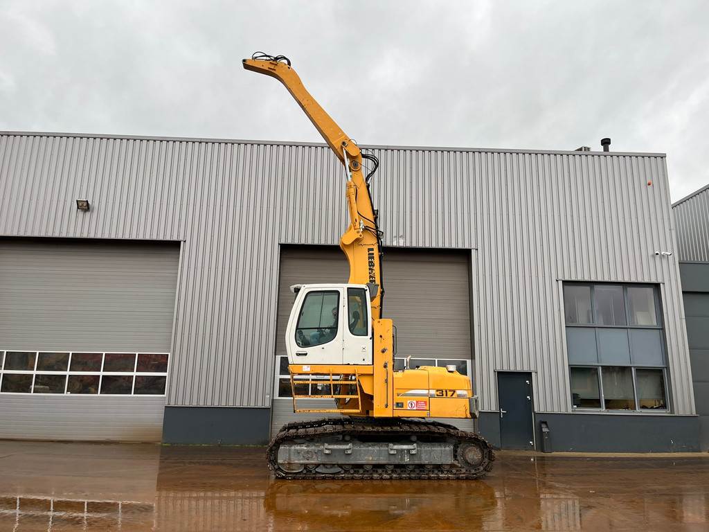 Liebherr R317 Litronic Material Handler