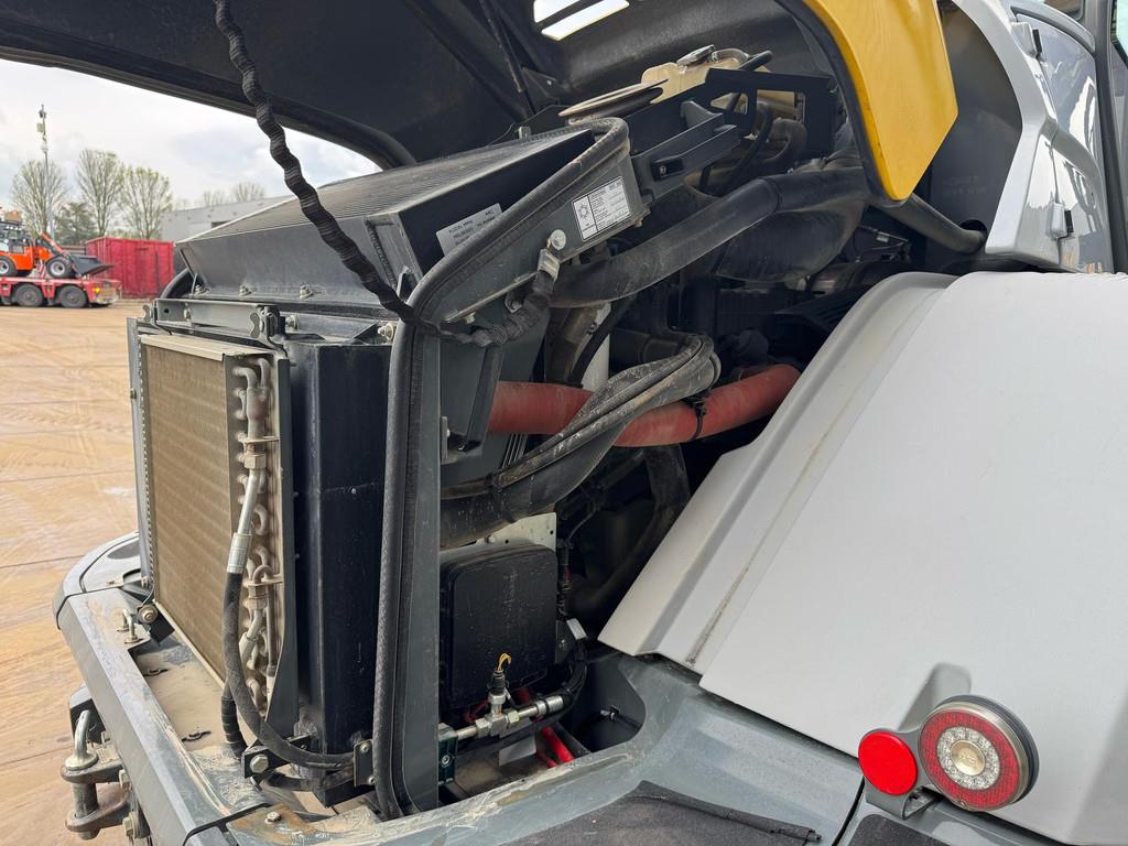 Kramer 8155 / Forks / bucket