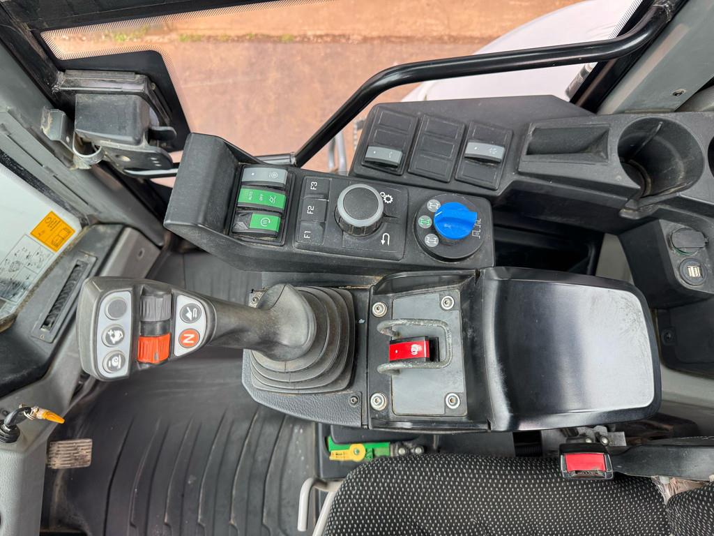 Kramer 8155 / Forks / bucket