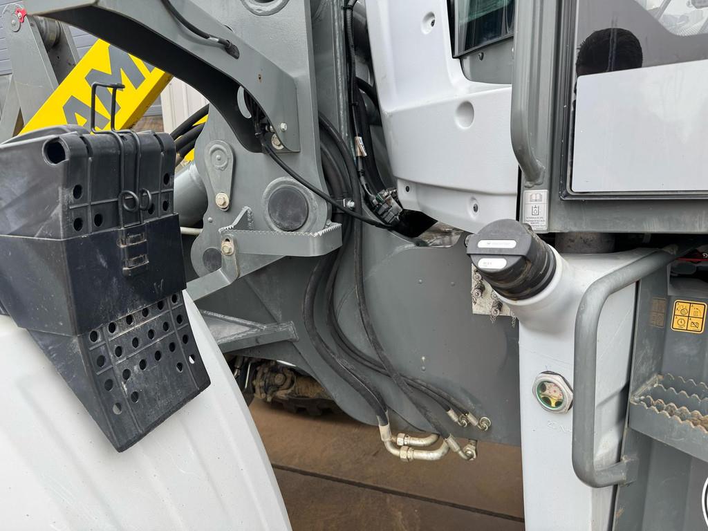 Kramer 8155 / Forks / bucket