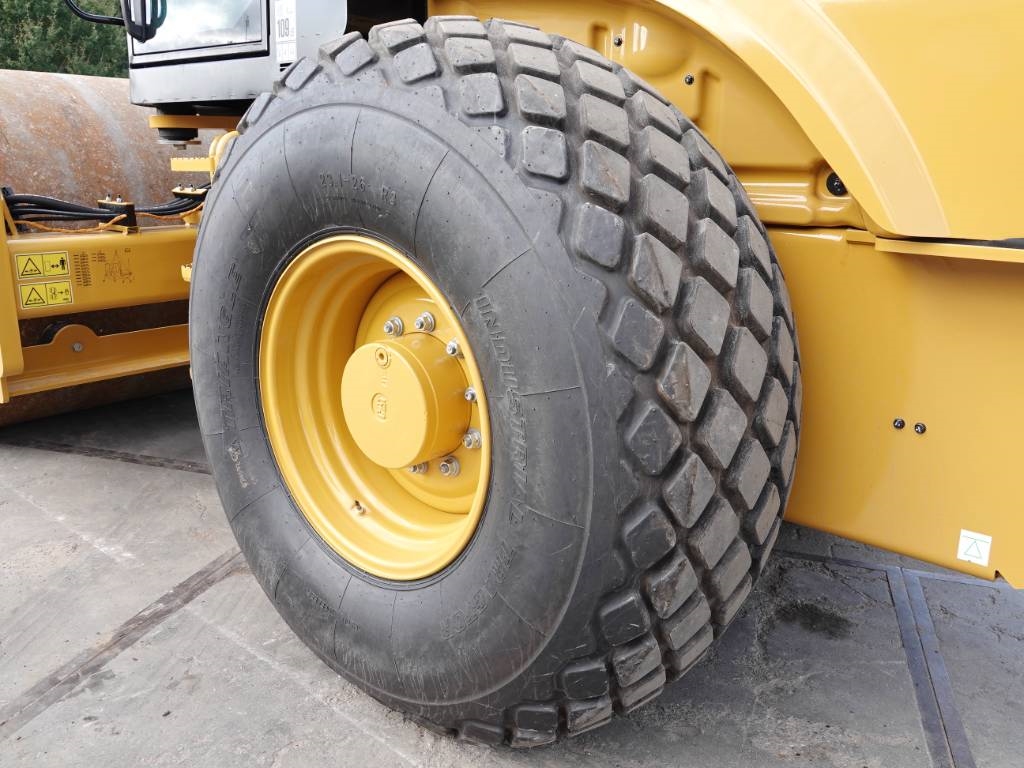 CAT CS66B - CE Certified / Low Hours