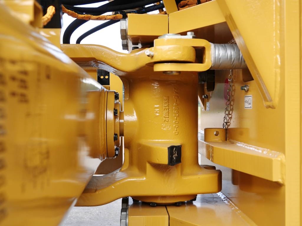 CAT CS66B - CE Certified / Low Hours