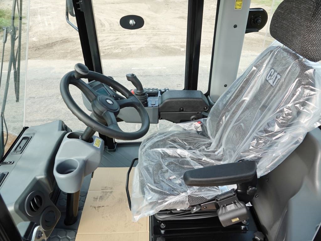 CAT CS66B - CE Certified / Low Hours