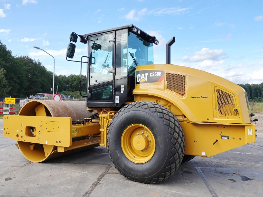 CAT CS66B - CE Certified / Low Hours