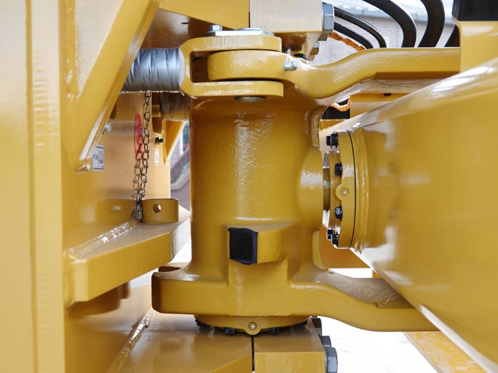 CAT CS66B - CE Certified / Low Hours
