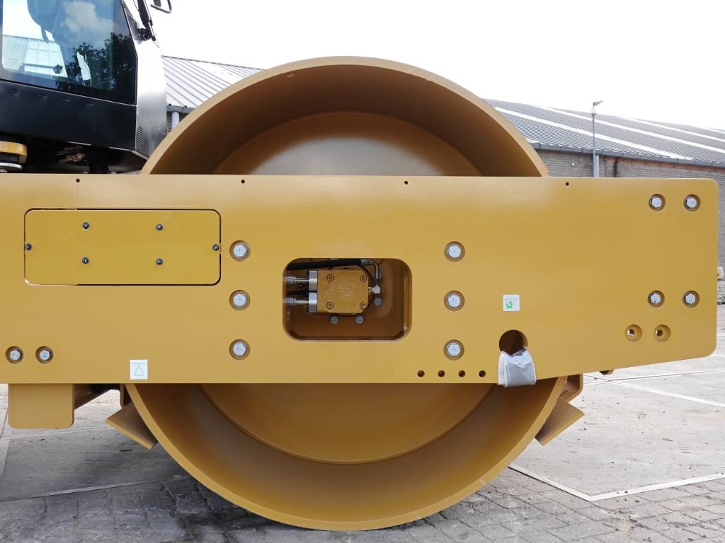 CAT CS66B - CE Certified / Low Hours