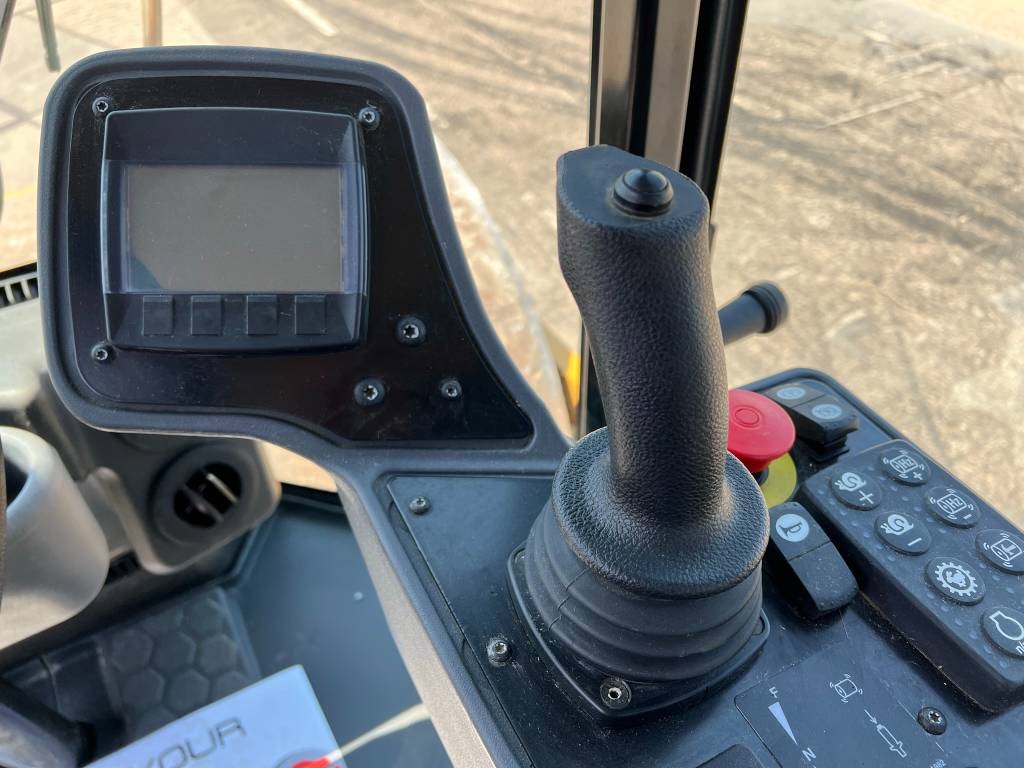 CAT CS66B - Excellent Condition / Low Hours / CE