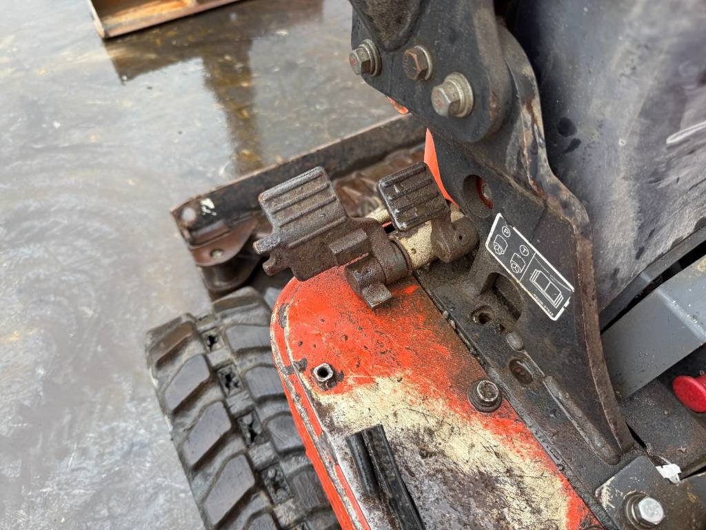 Kubota U10-3 - Hydr. Undercarriage / Hammer Lines