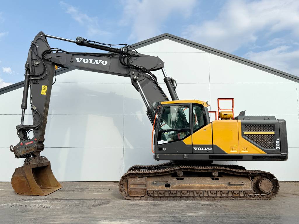 Volvo EC300ENL - Oilquick / Triple Boom / Tilting Bucket
