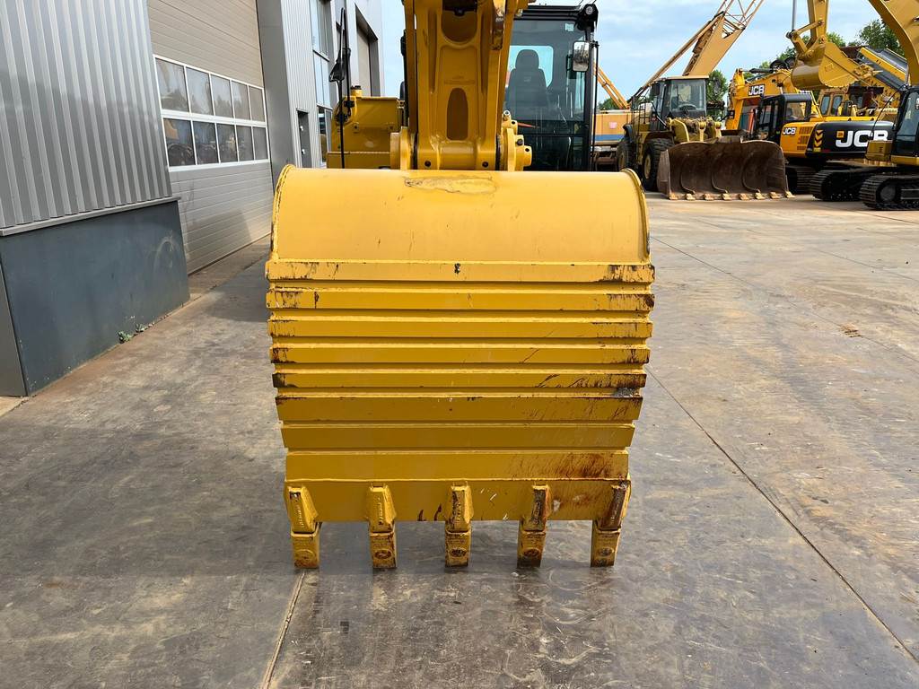 CAT 320D3 GC