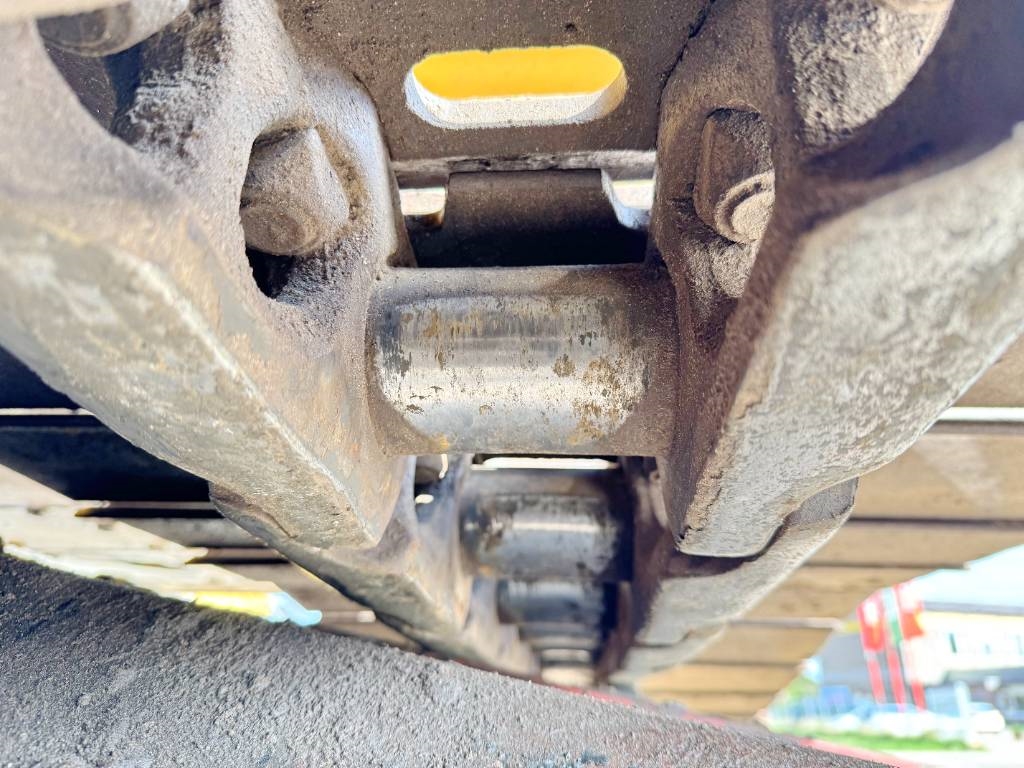 CAT 345CL UHD - 30m Demolition / Hydr Undercarriage